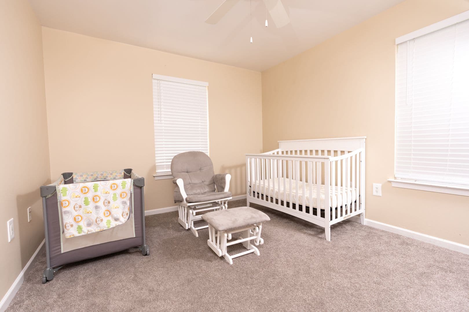 Elizabethtown House: 2072 Sheaffer Rd