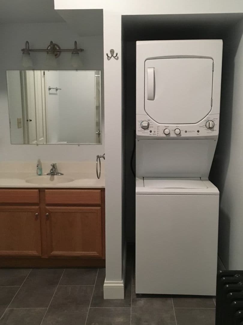 Middletown Apartment: 253 East Main Street