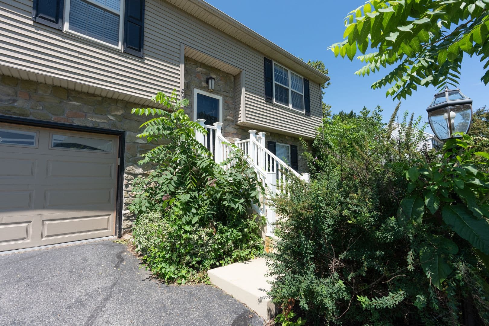 Elizabethtown House: 2072 Sheaffer Rd