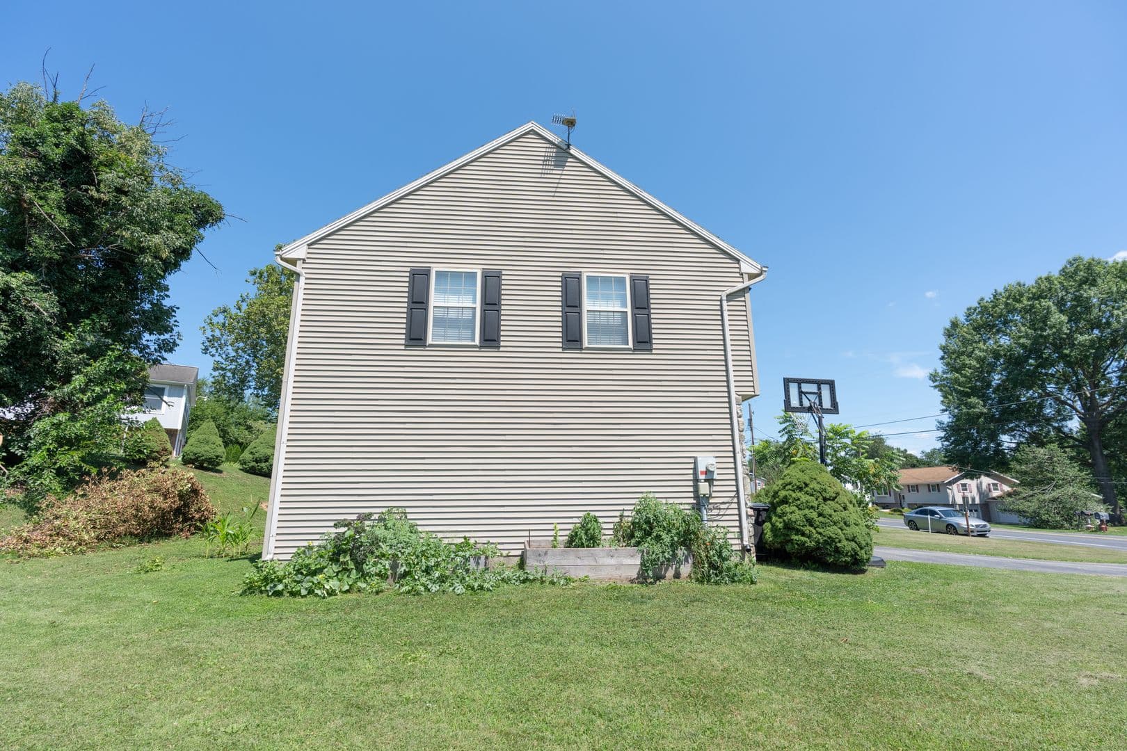 Elizabethtown House: 2072 Sheaffer Rd