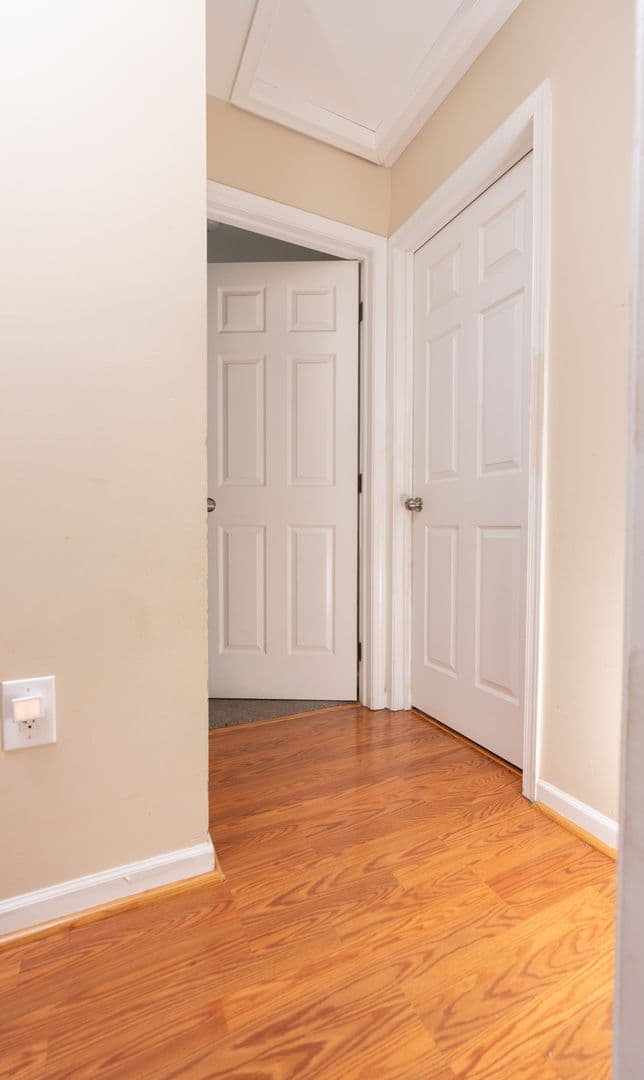 Elizabethtown House: 2072 Sheaffer Rd