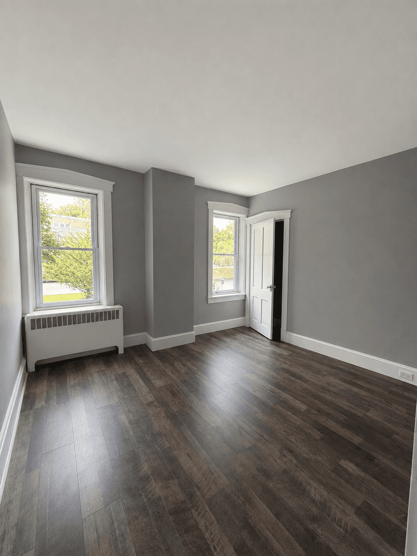 Elizabethtown House: 439 West High Street