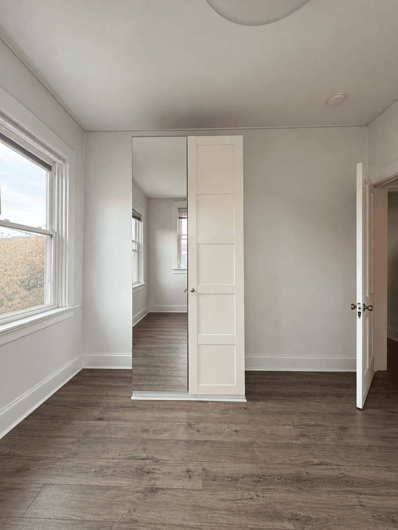 Lancaster Apartment: 322 W James St
