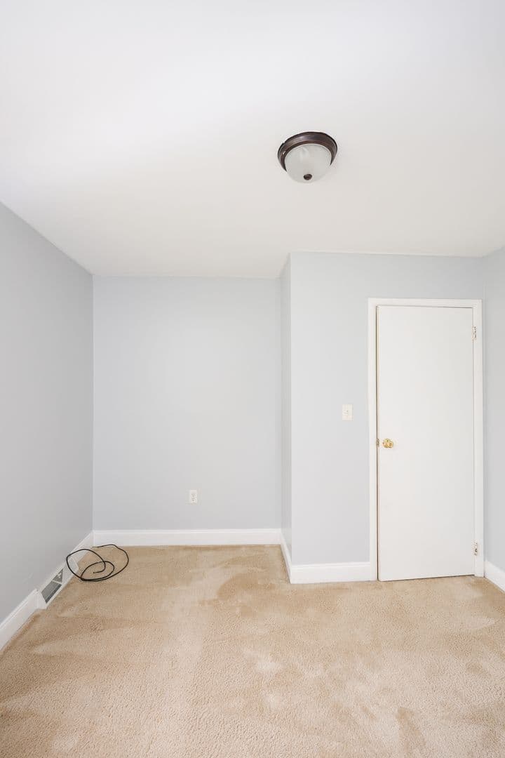 Hershey House: 1421 E Caracas Ave