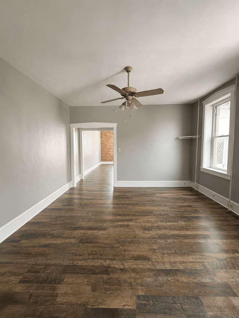 Elizabethtown House: 439 West High Street