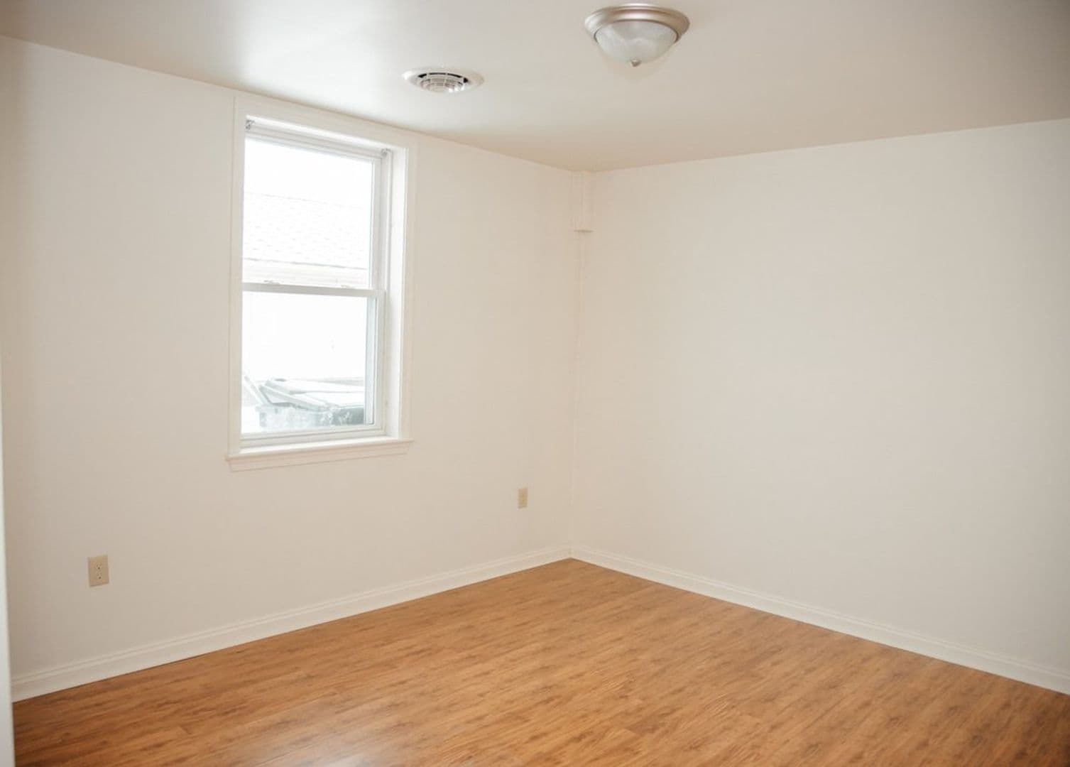 Palmyra House: 207 W Maple St