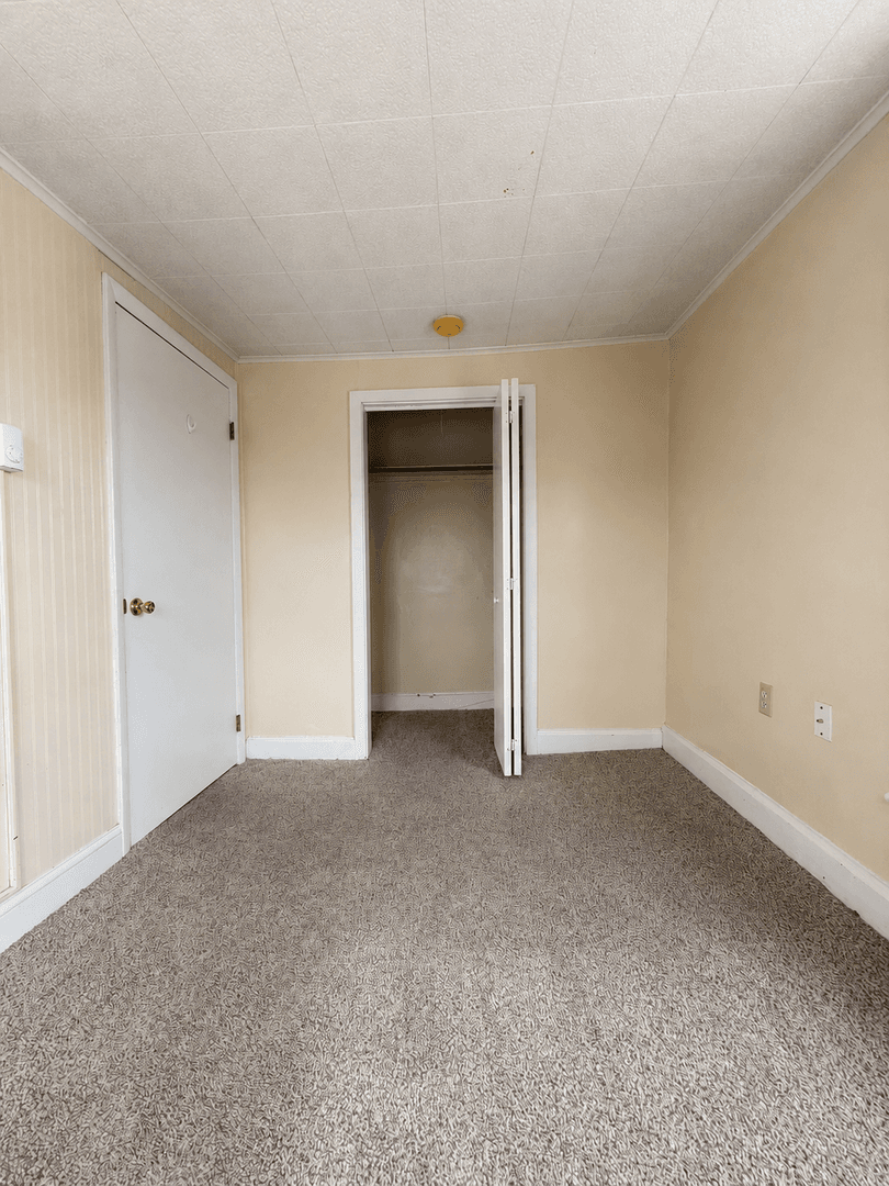 Middletown Apartment: 166 Nissley St