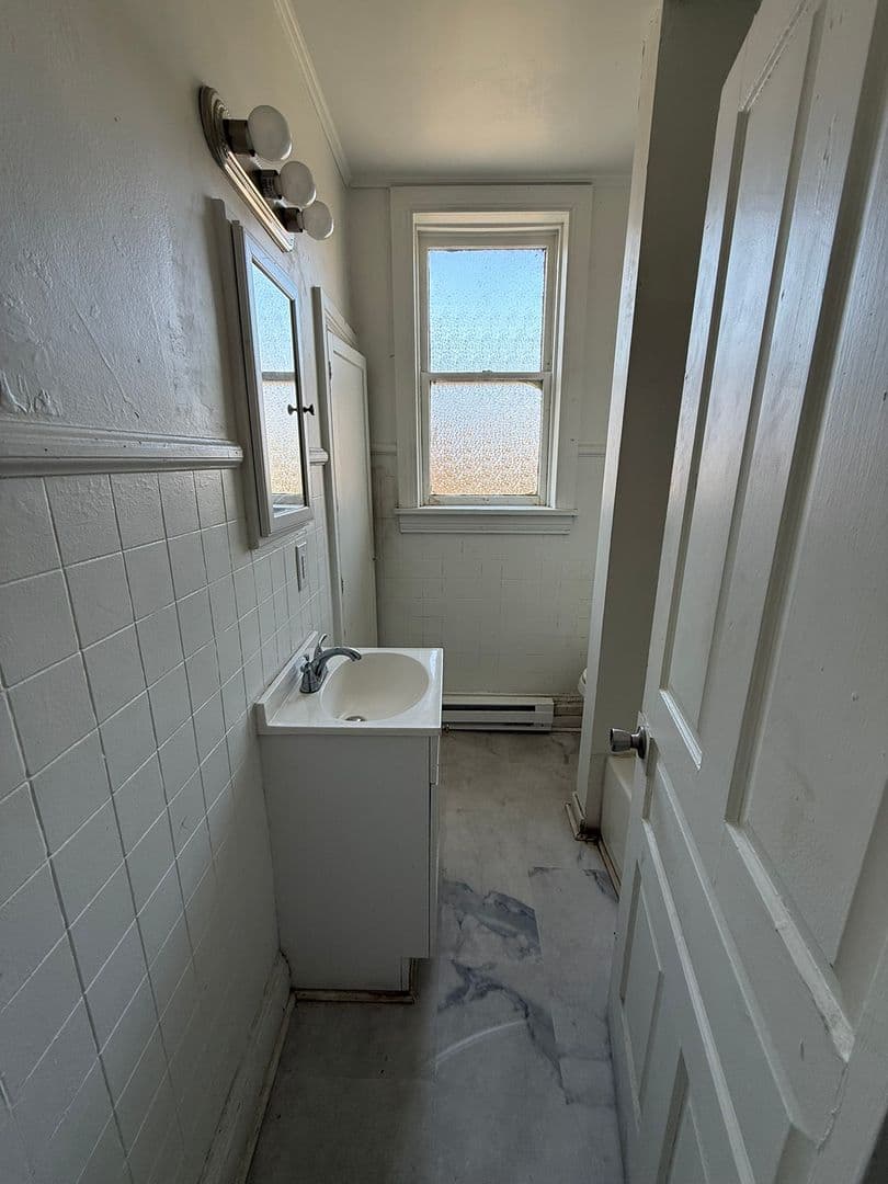 York Apartment: 351 Smyser St
