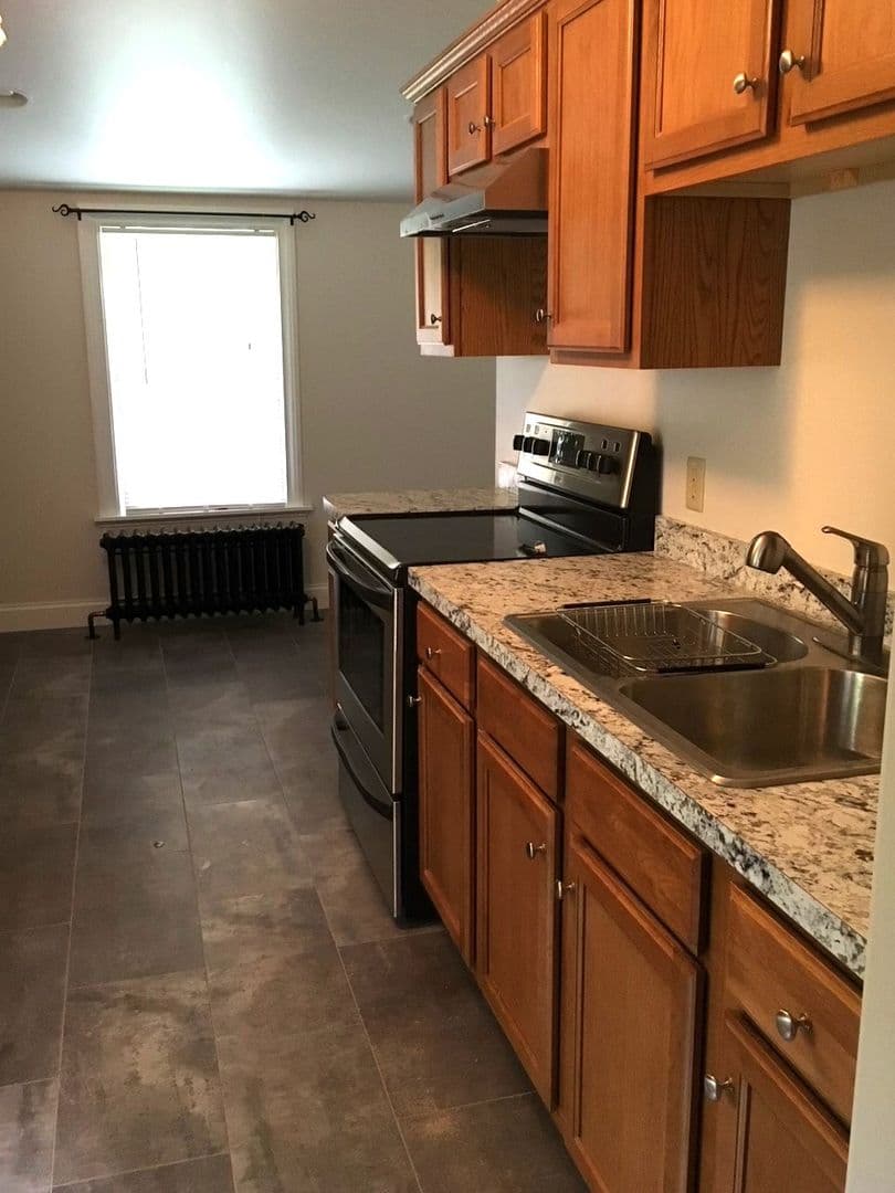 Middletown Apartment: 253 East Main Street