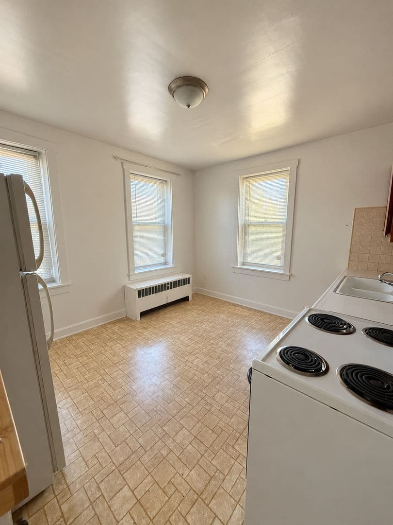 Elizabethtown Apartment: 154 E High St