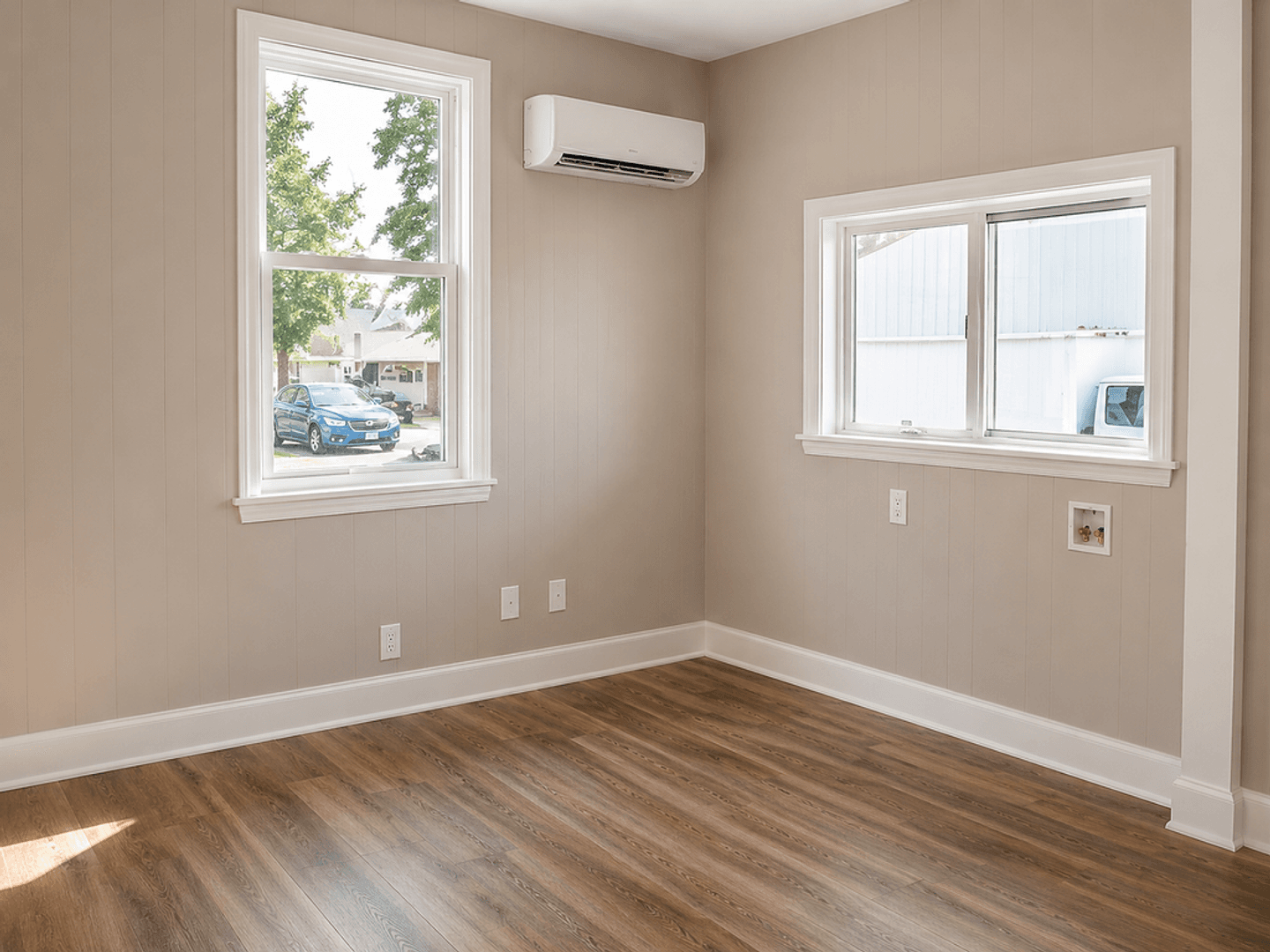 Royalton House: 412 Allen Dr
