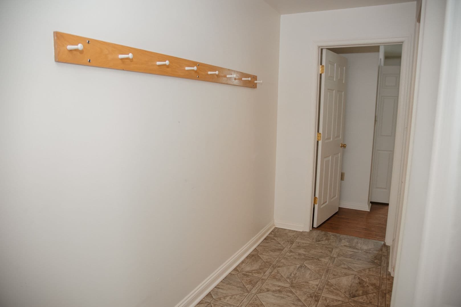 Palmyra House: 207 W Maple St