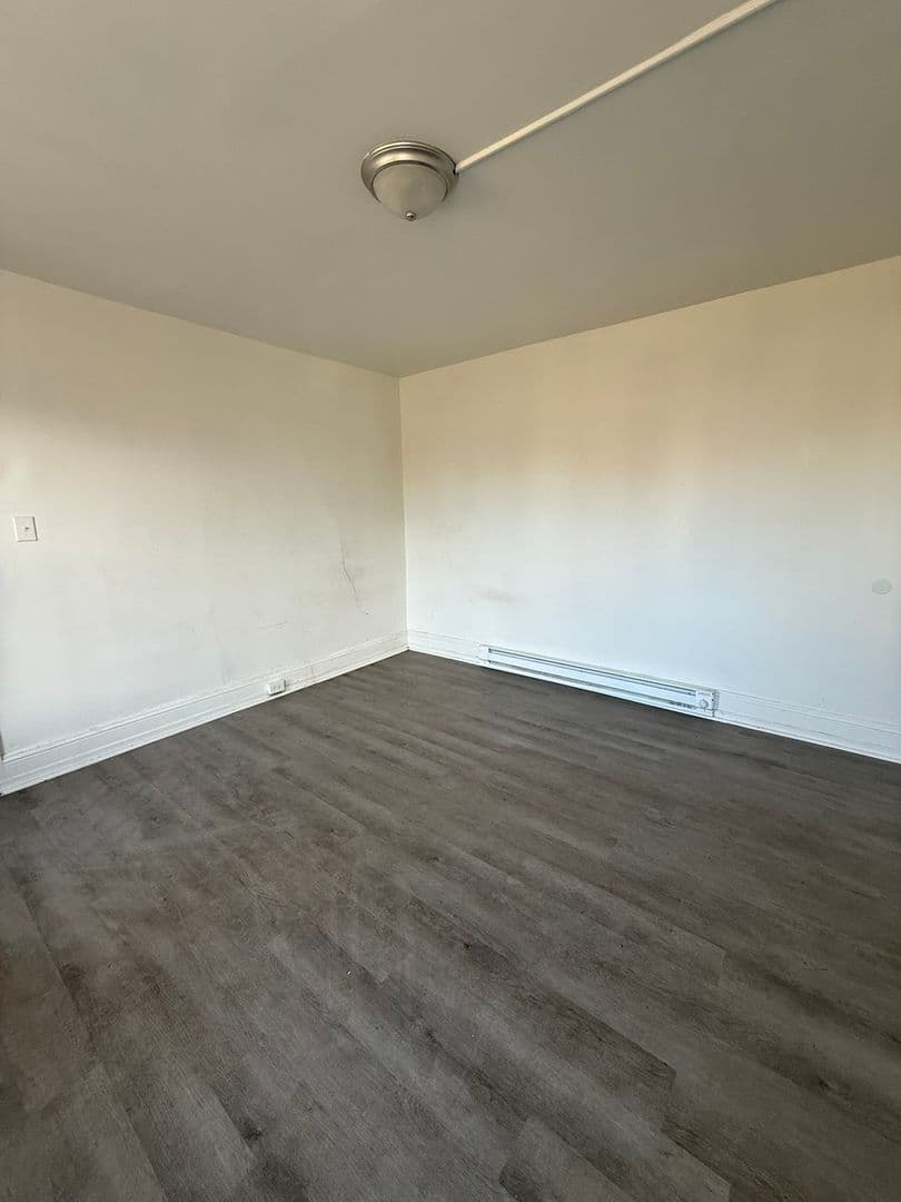 York Apartment: 351 Smyser St