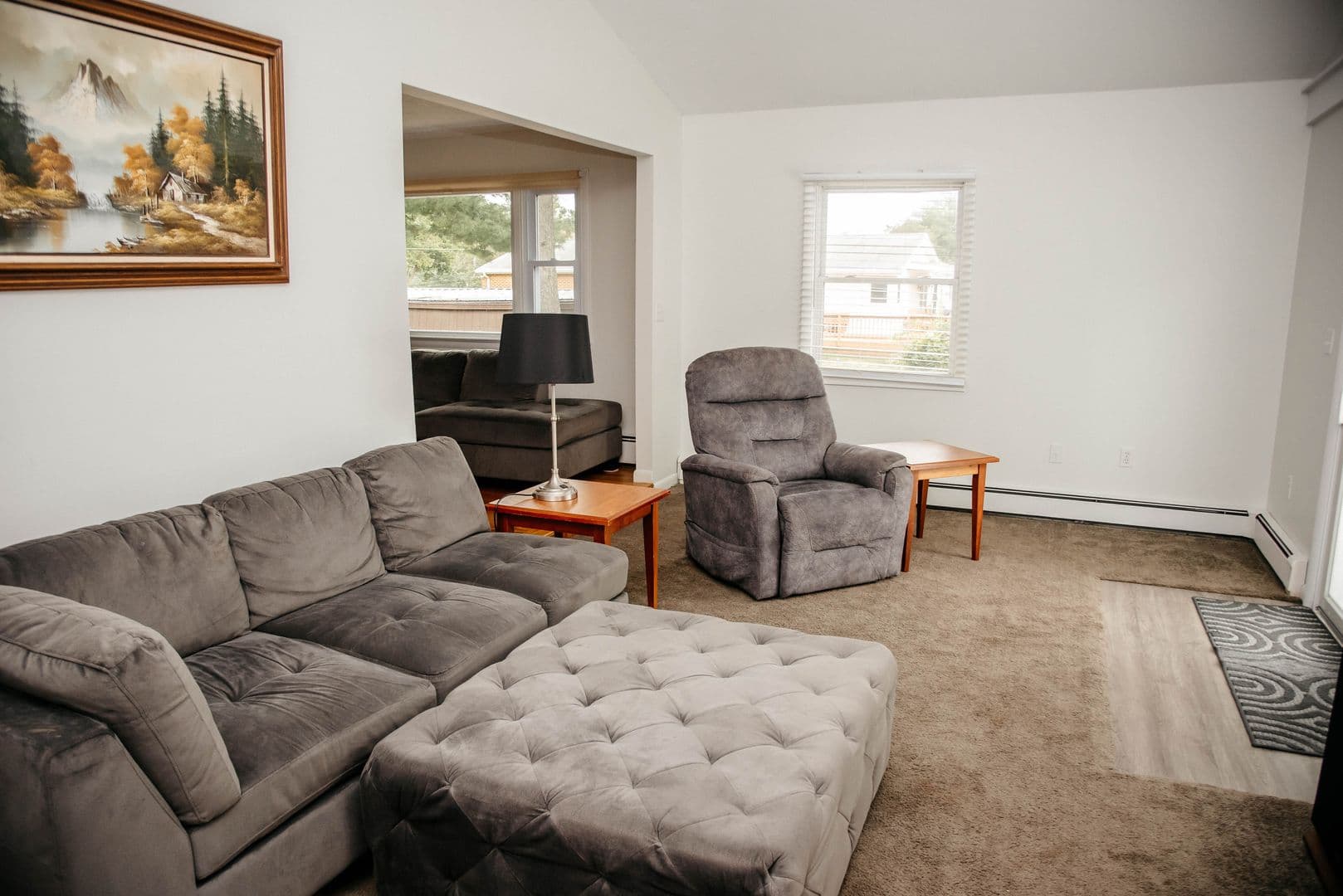 Harrisburg House: 7689 Dove Dr
