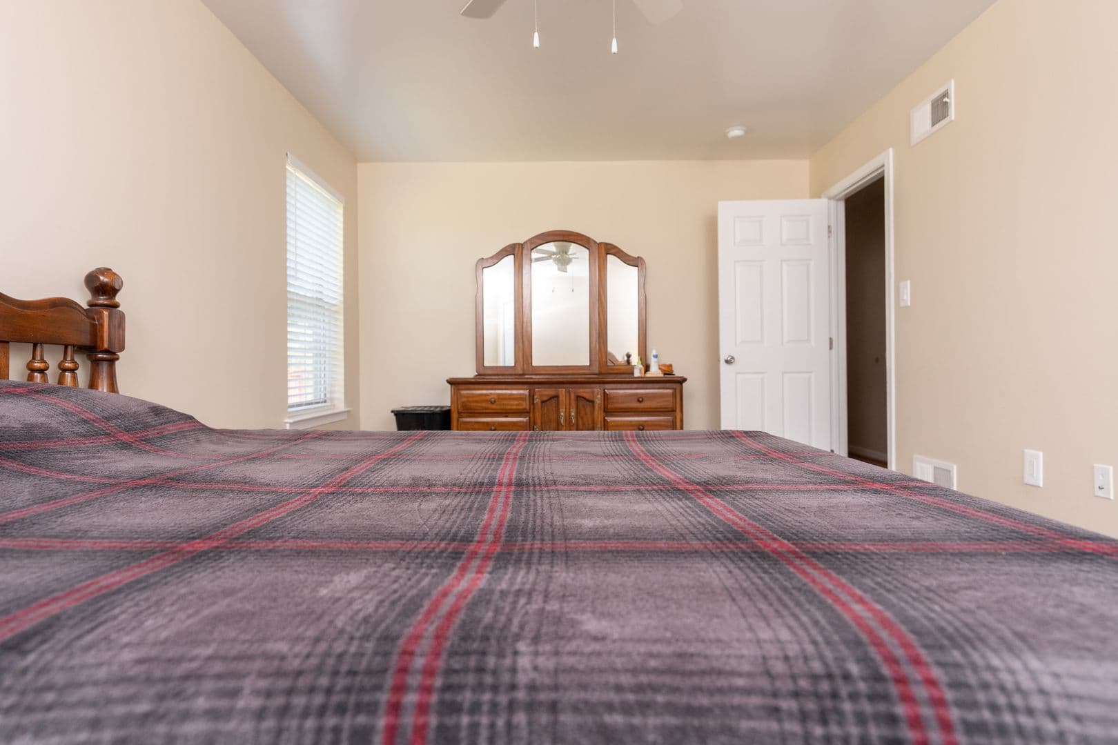 Elizabethtown House: 2072 Sheaffer Rd