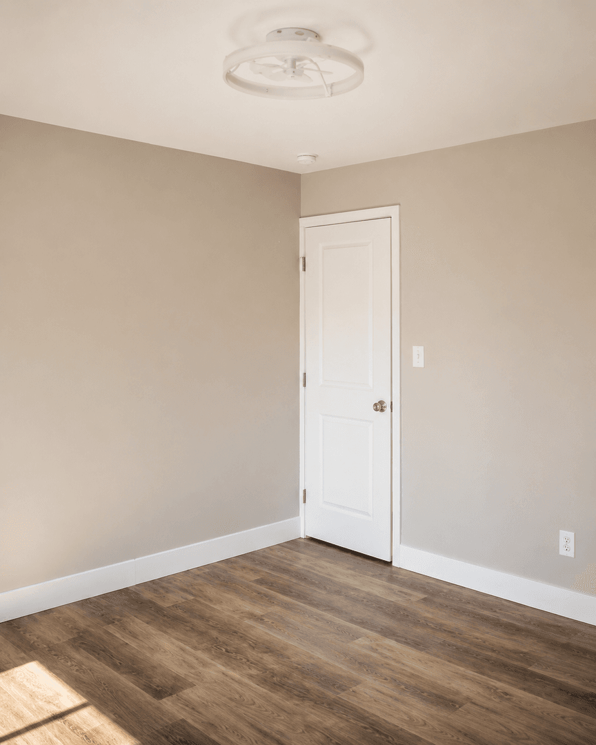 Royalton House: 412 Allen Dr