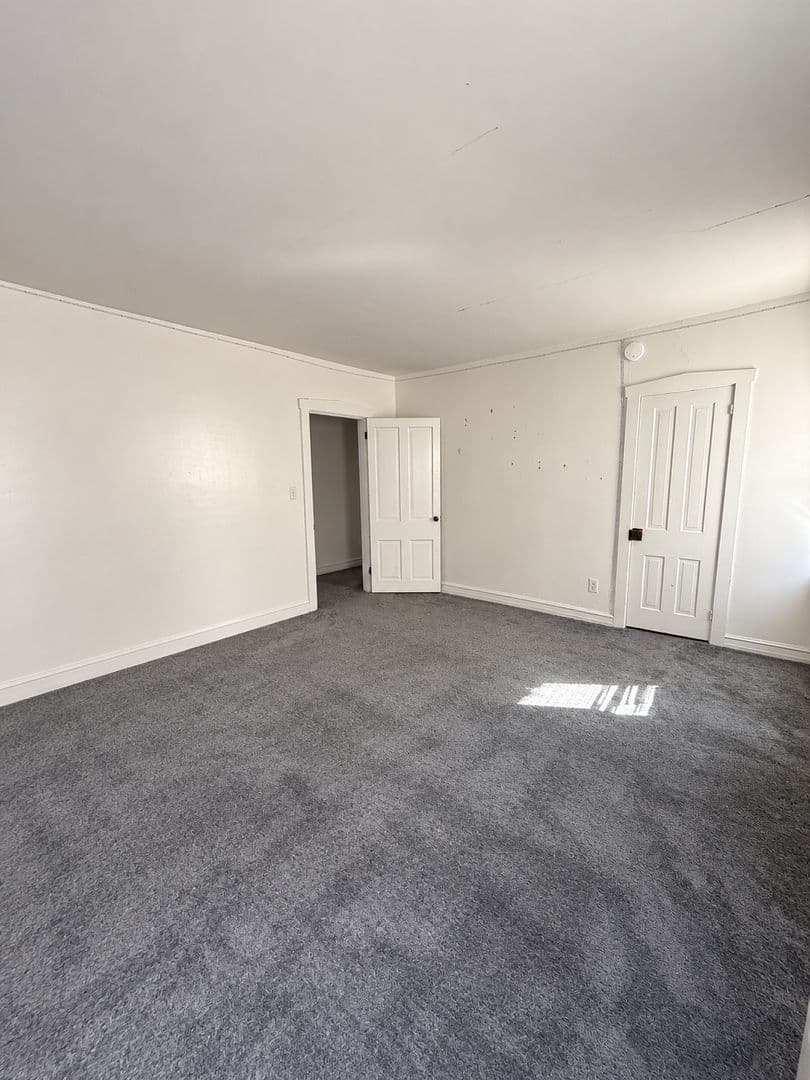 Elizabethtown Apartment: 154 E High St