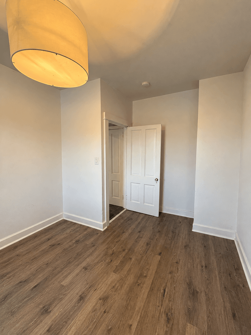 Lancaster Apartment: 322 W James St