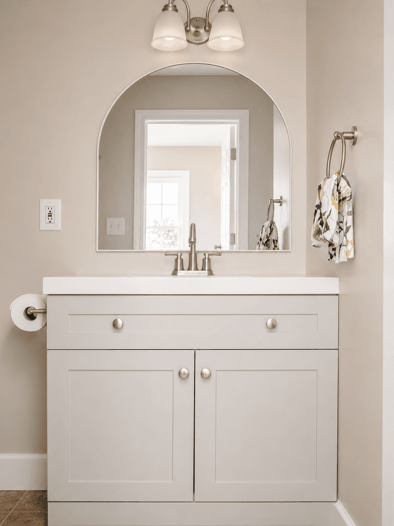 Royalton House: 412 Allen Dr
