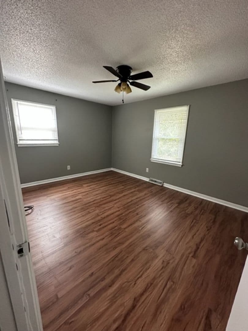 Pendleton Apartment: 104 Cedar Lane