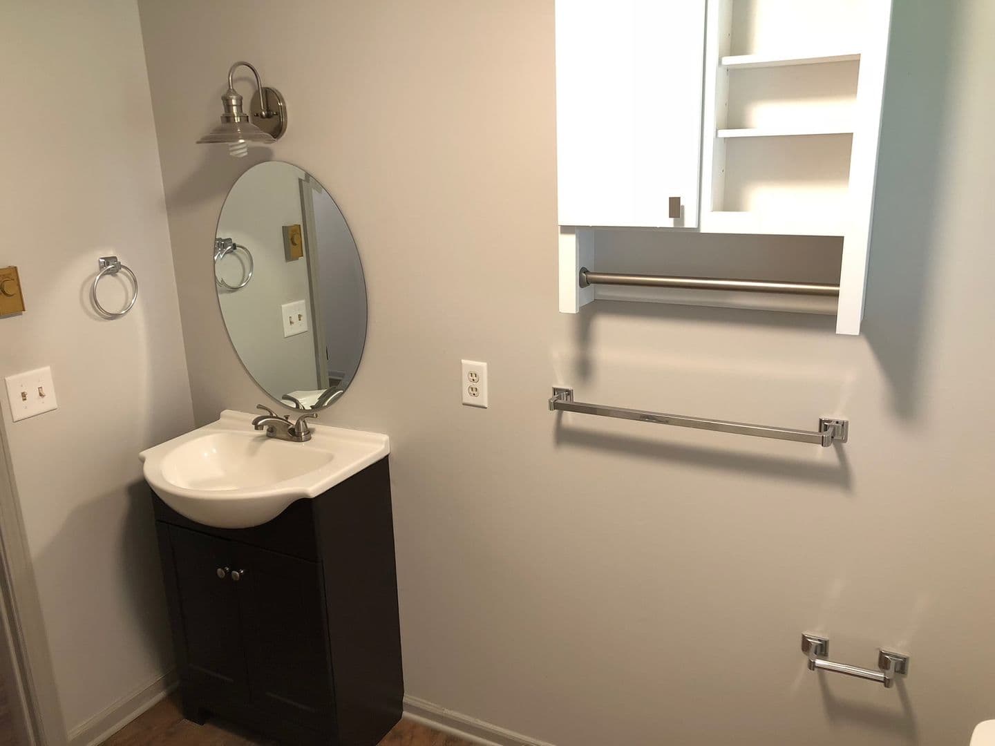 Pendleton Apartment: 104 Cedar Lane