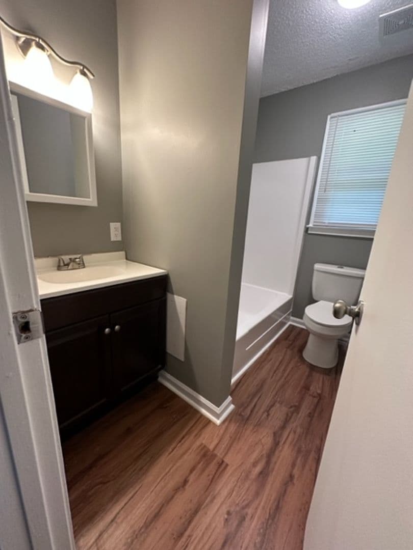 Pendleton Apartment: 104 Cedar Lane