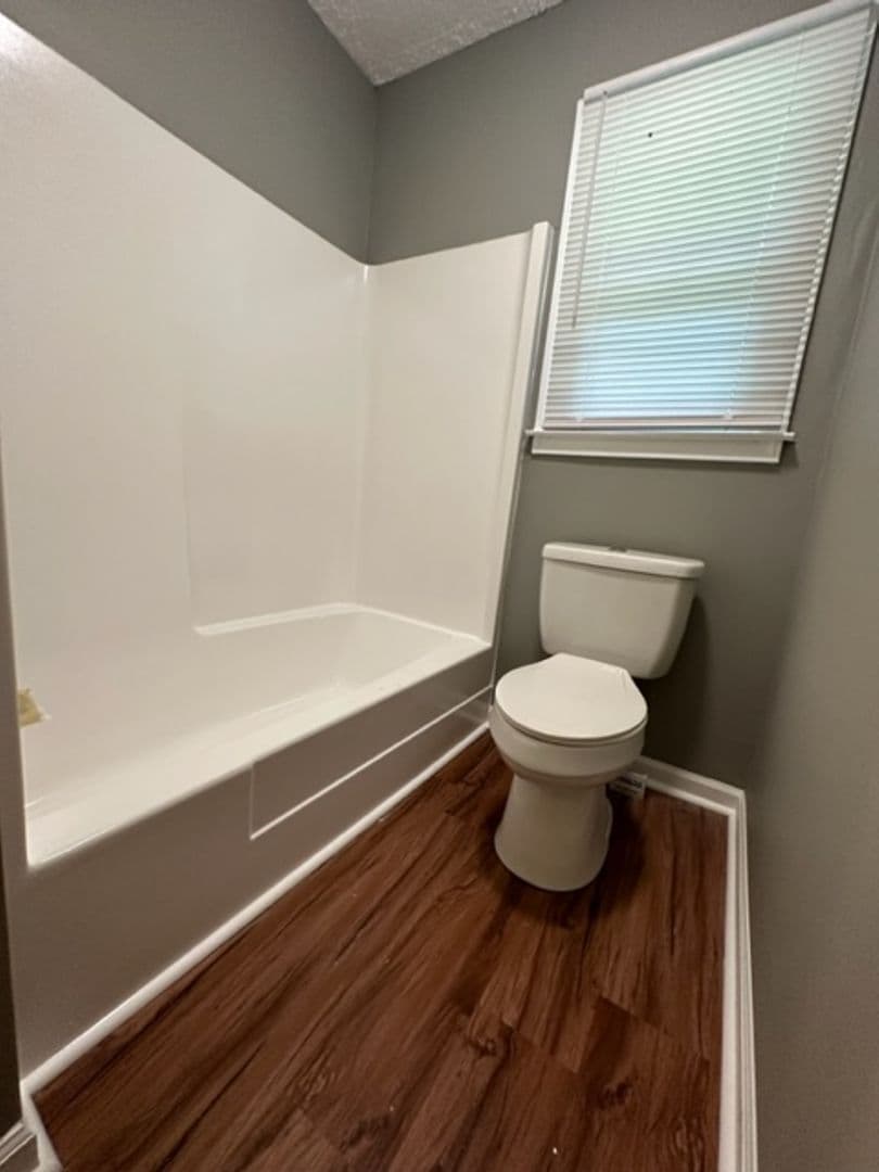 Pendleton Apartment: 104 Cedar Lane