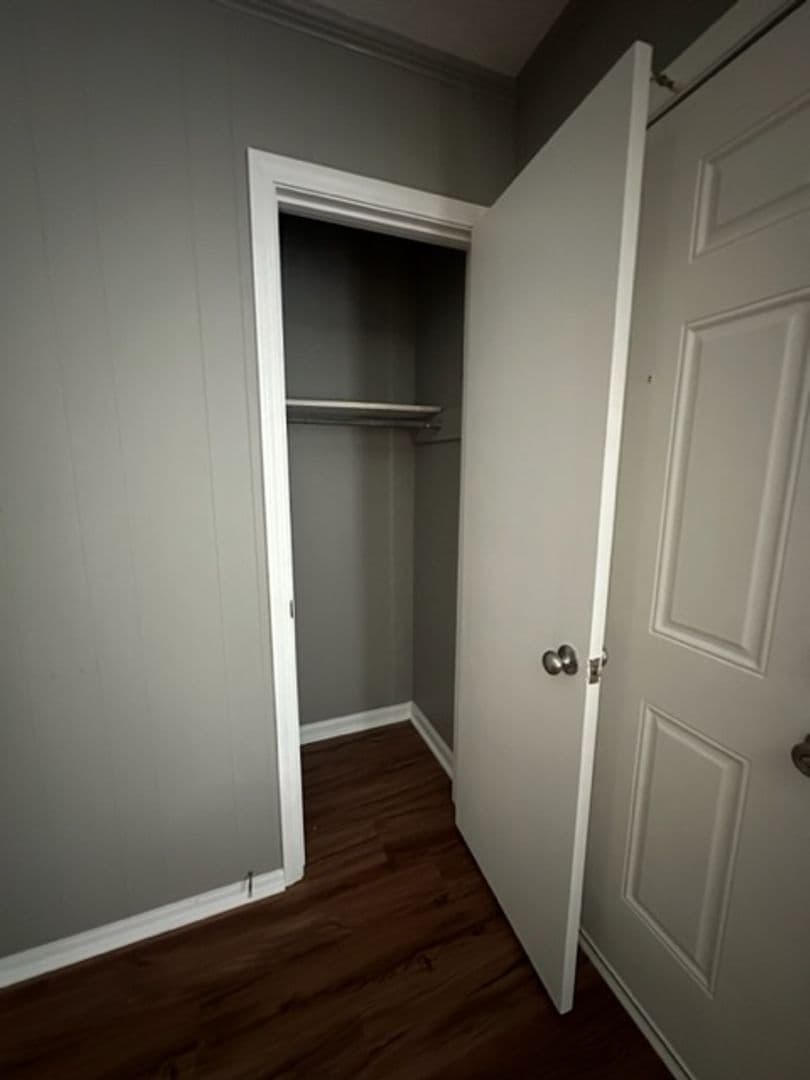 Pendleton Apartment: 104 Cedar Lane