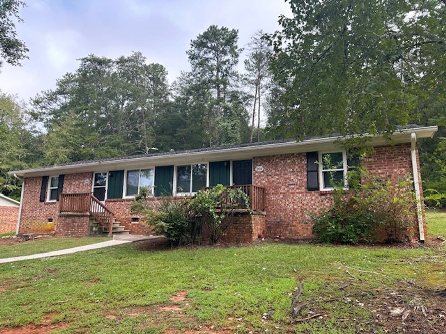 Pendleton Apartment: 104 Cedar Lane