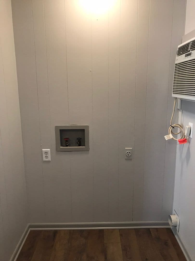 Pendleton Apartment: 104 Cedar Lane