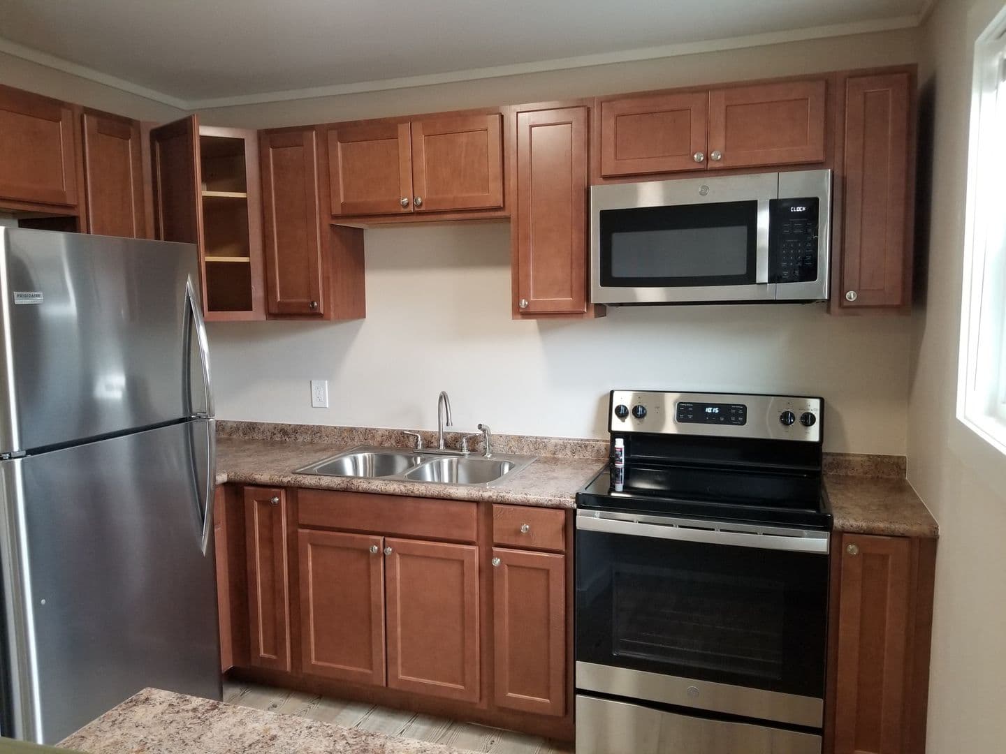 Greenville Apartment: 3800 East North Street