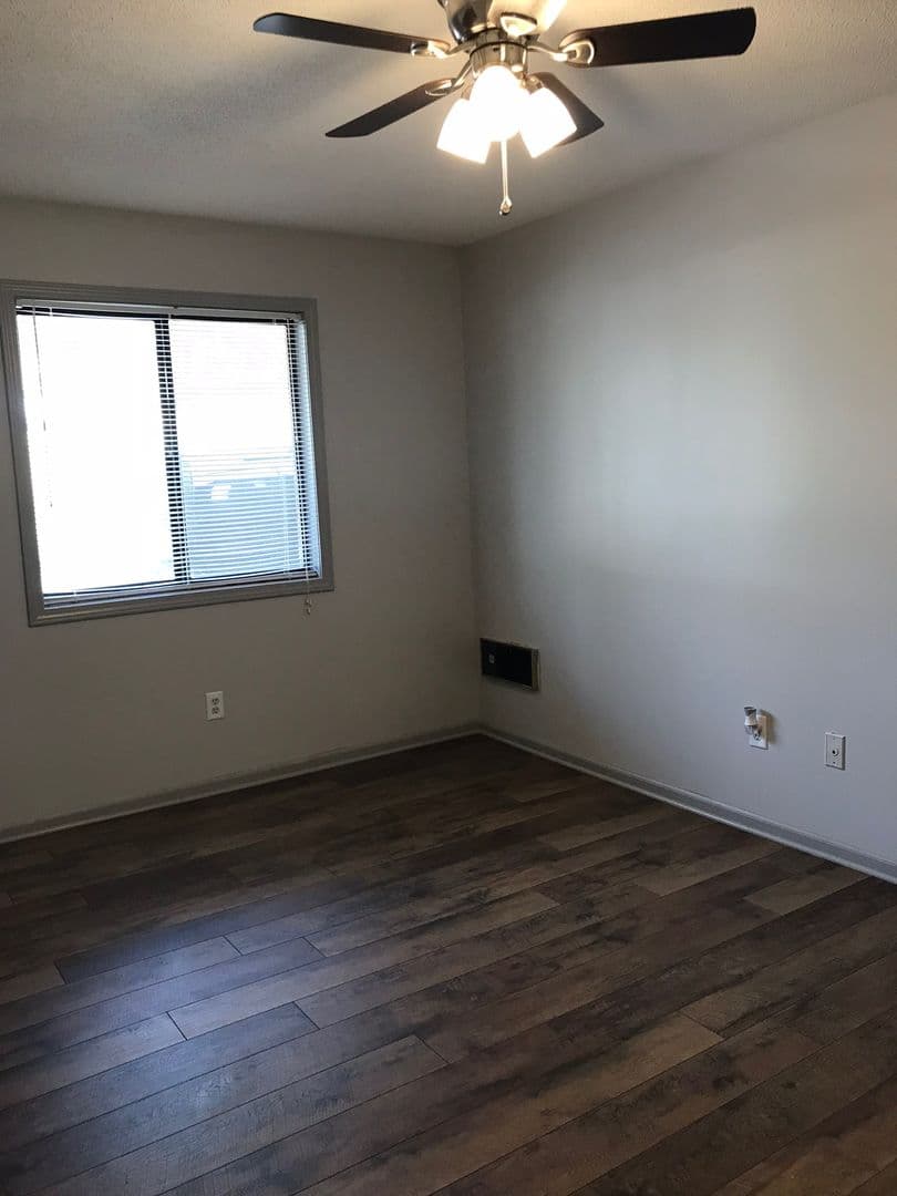 Pendleton Apartment: 104 Cedar Lane