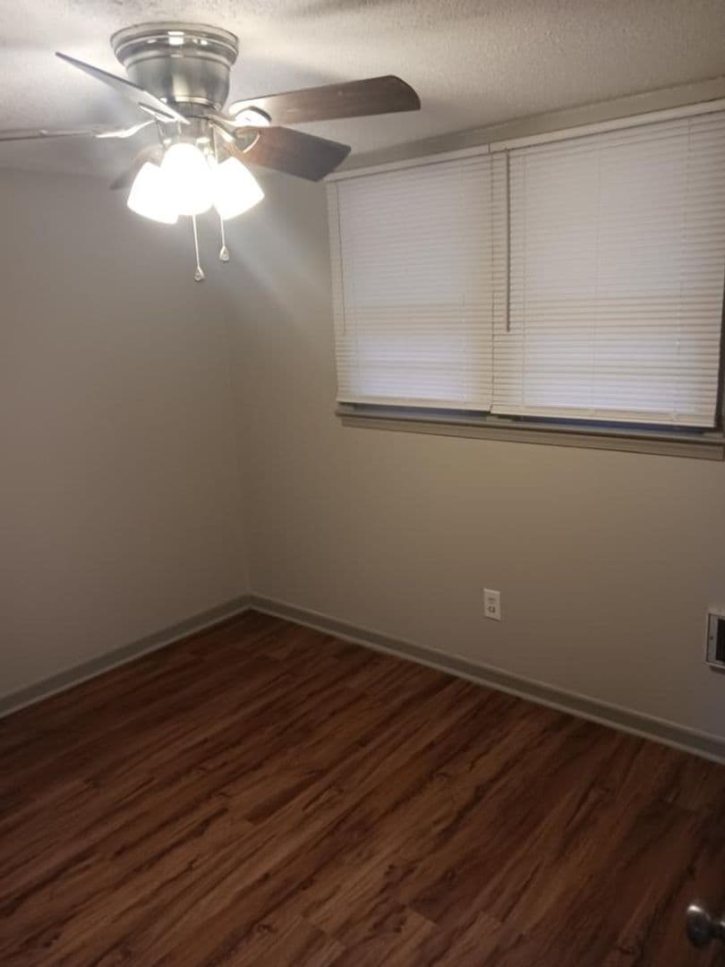 Pendleton Apartment: 104 Cedar Lane