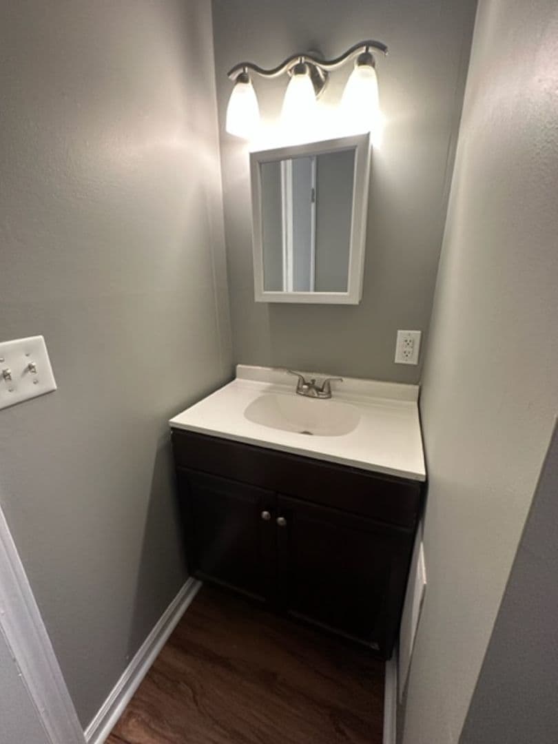 Pendleton Apartment: 104 Cedar Lane