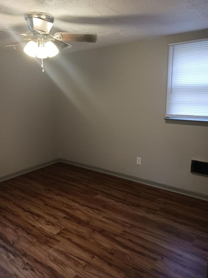 Pendleton Apartment: 104 Cedar Lane