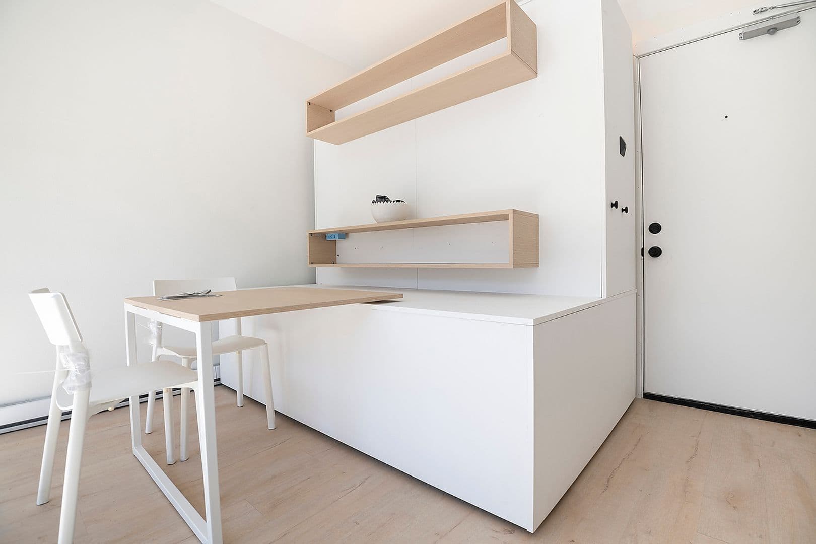 Los Angeles Apartment: 1520 8th St - 121