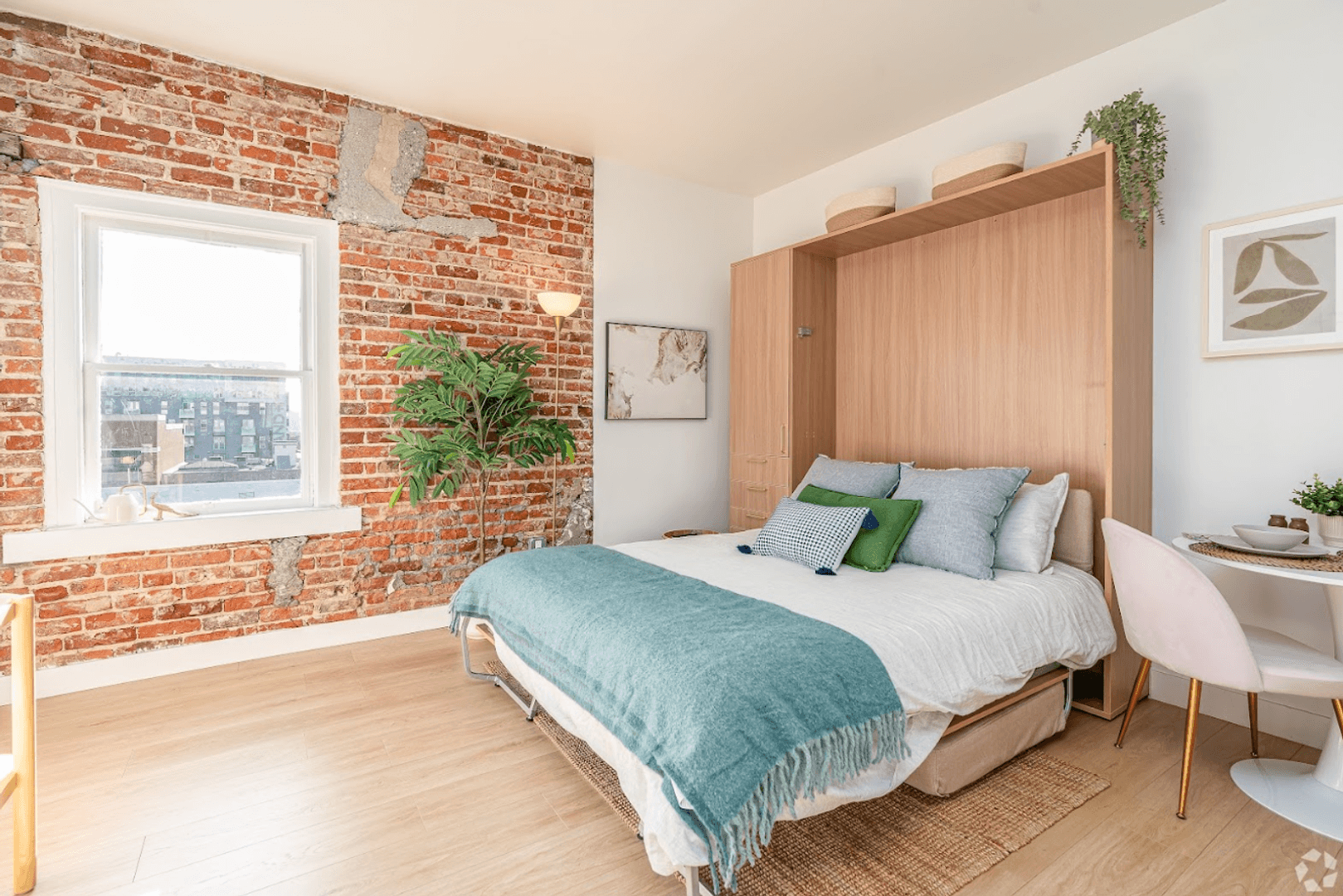 Glendale Apartment: 202 E Wilson Ave