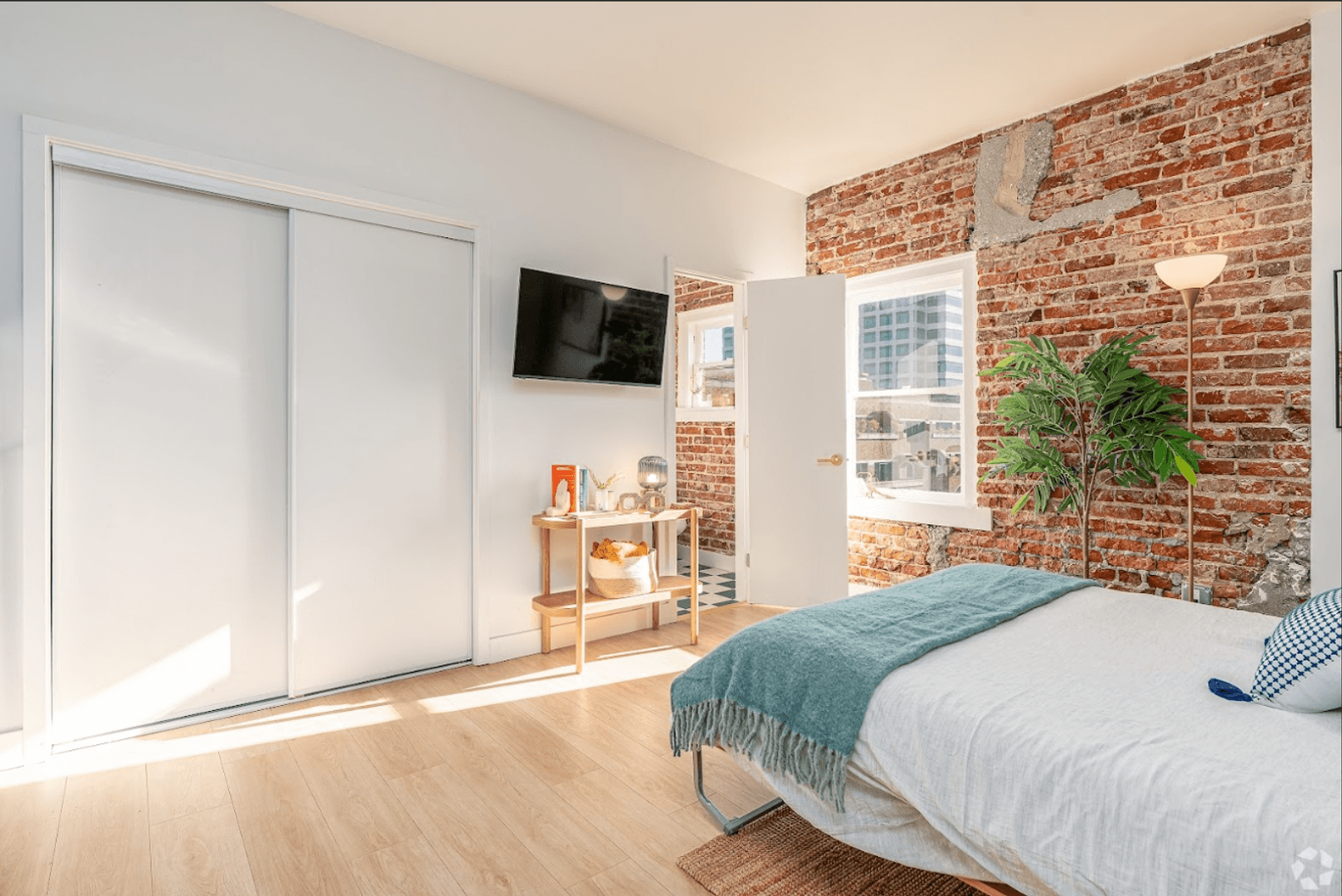 Glendale Apartment: 202 E Wilson Ave