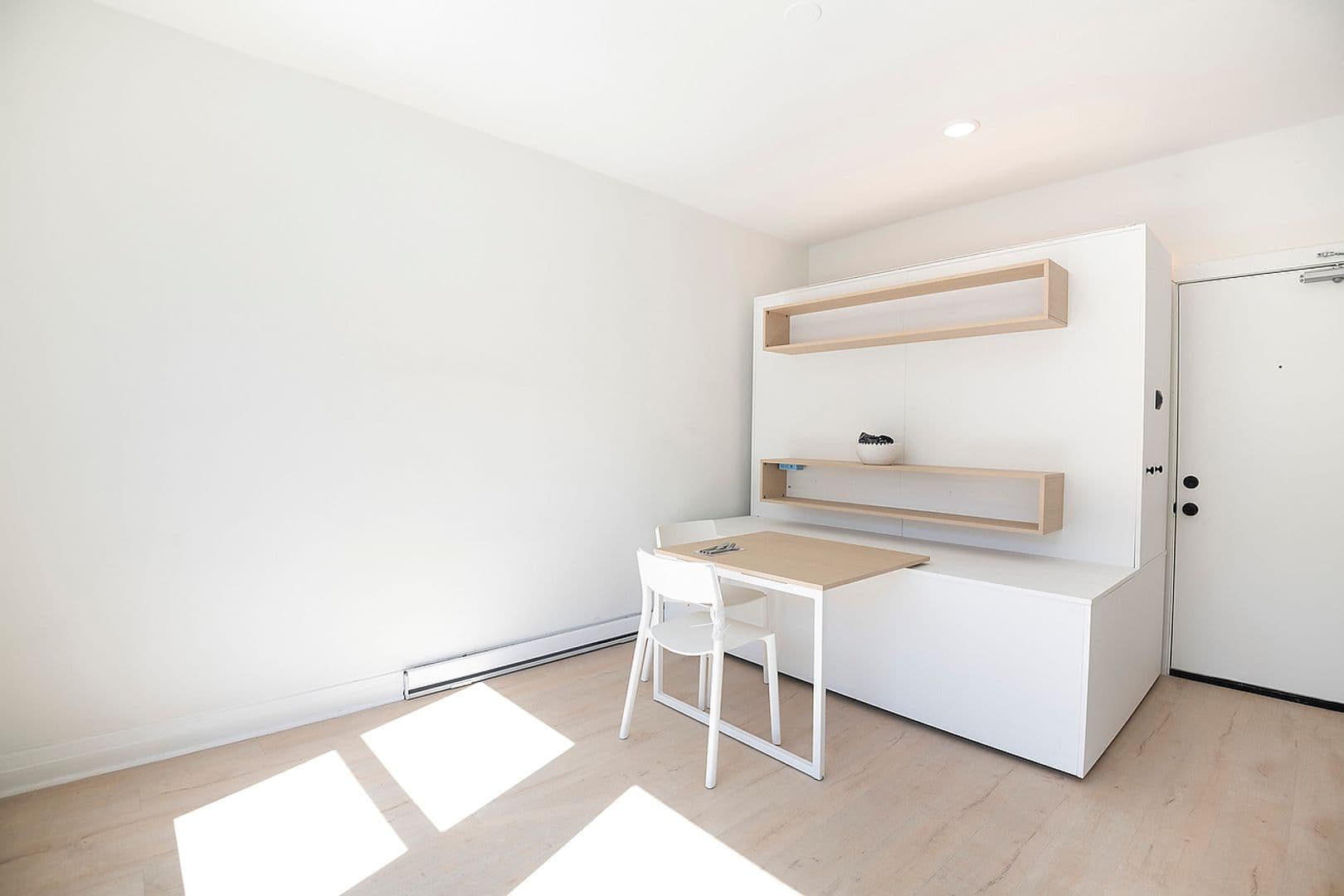 Los Angeles Apartment: 1520 8th St - 207