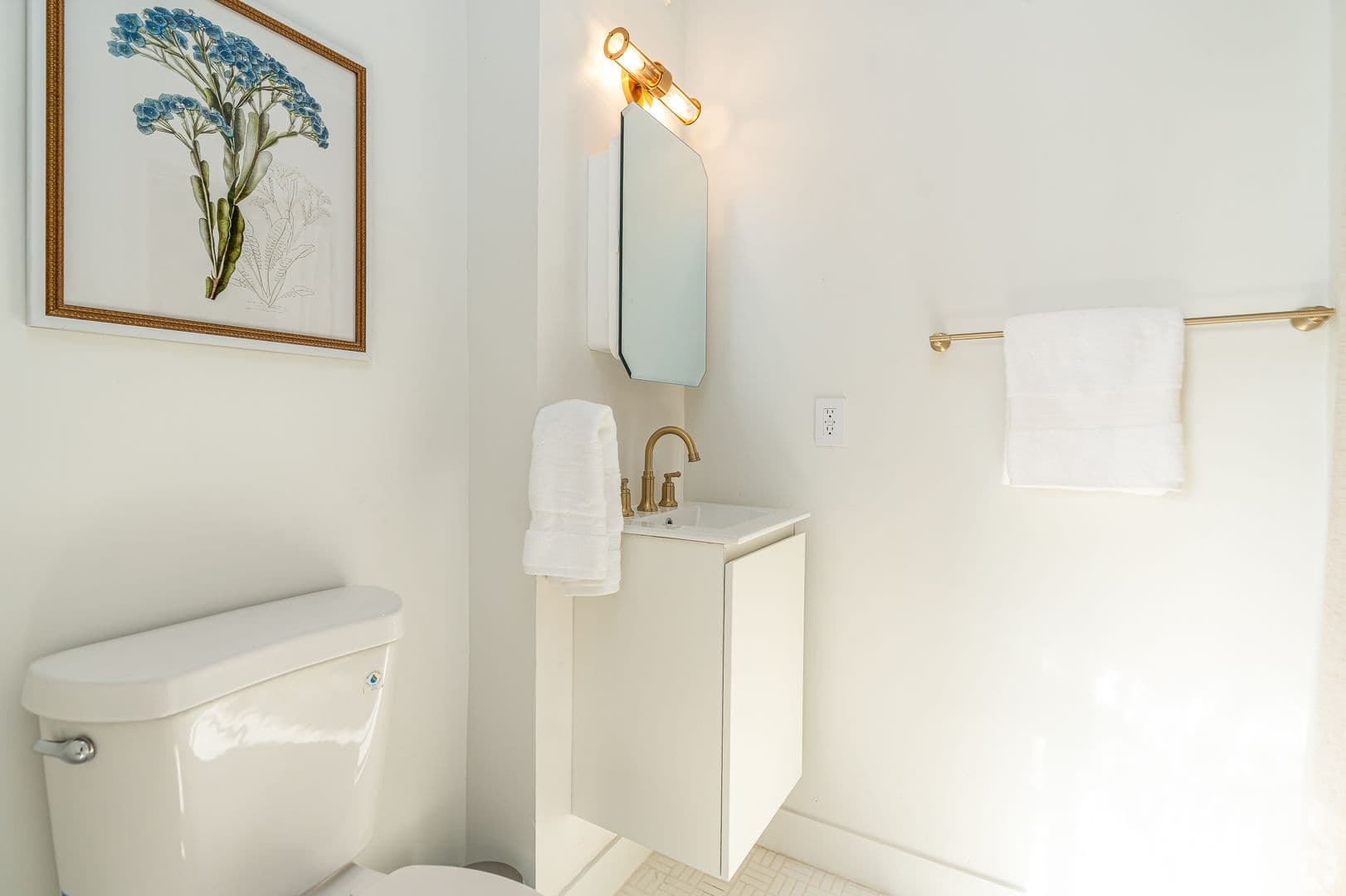 Glendale Apartment: 202 E Wilson Ave
