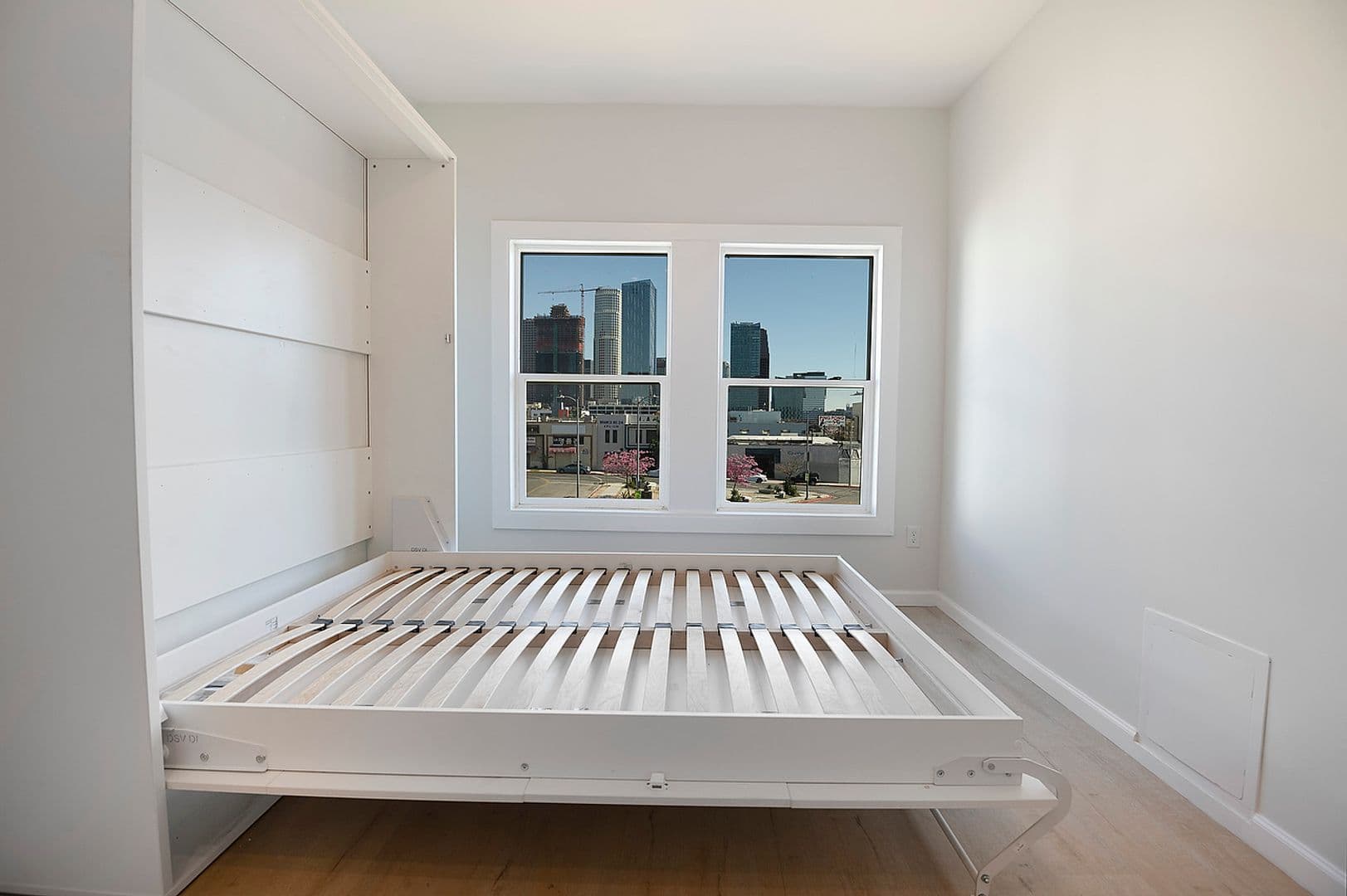 Los Angeles Apartment: 1520 8th St - 303