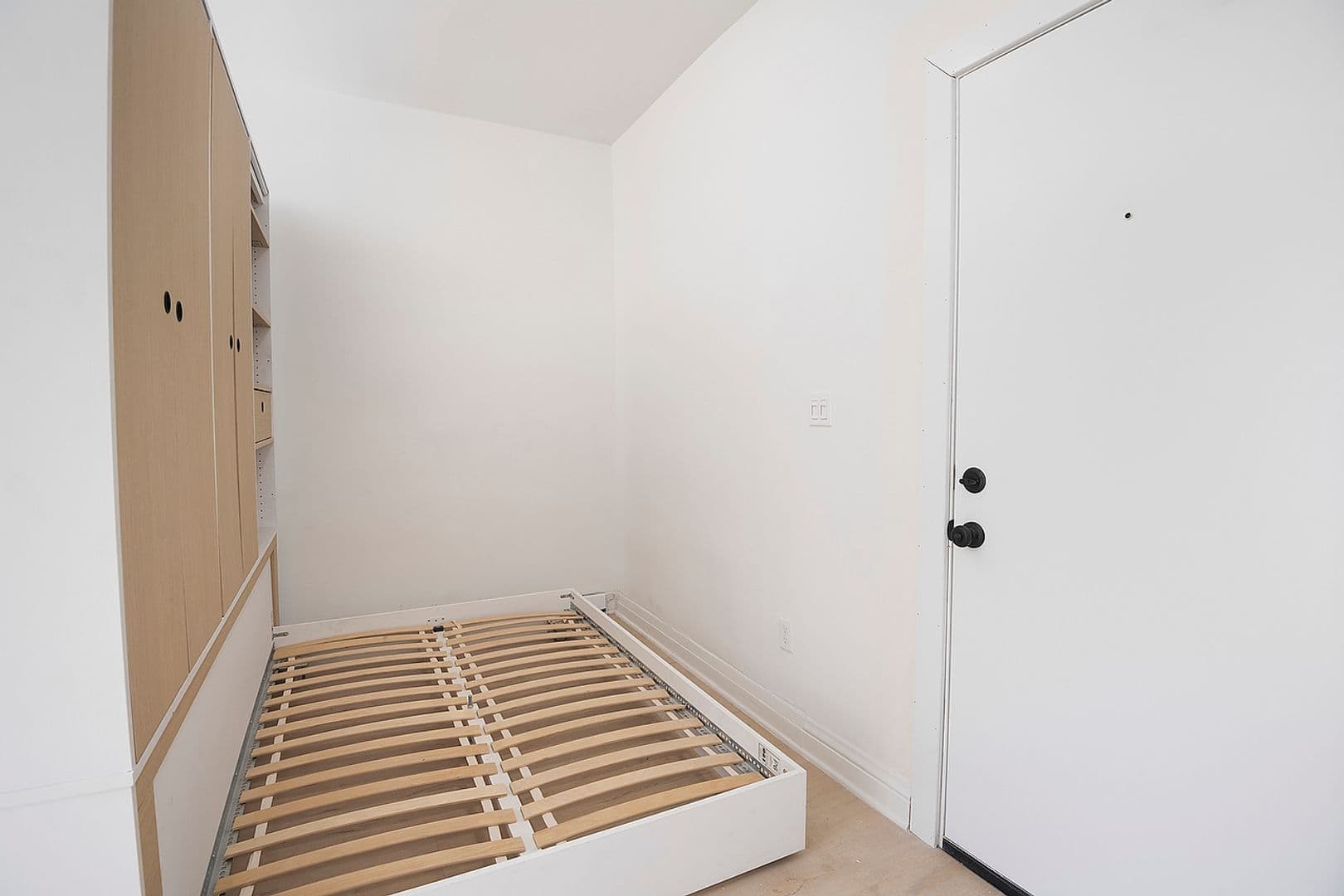 Los Angeles Apartment: 1520 8th St - 121