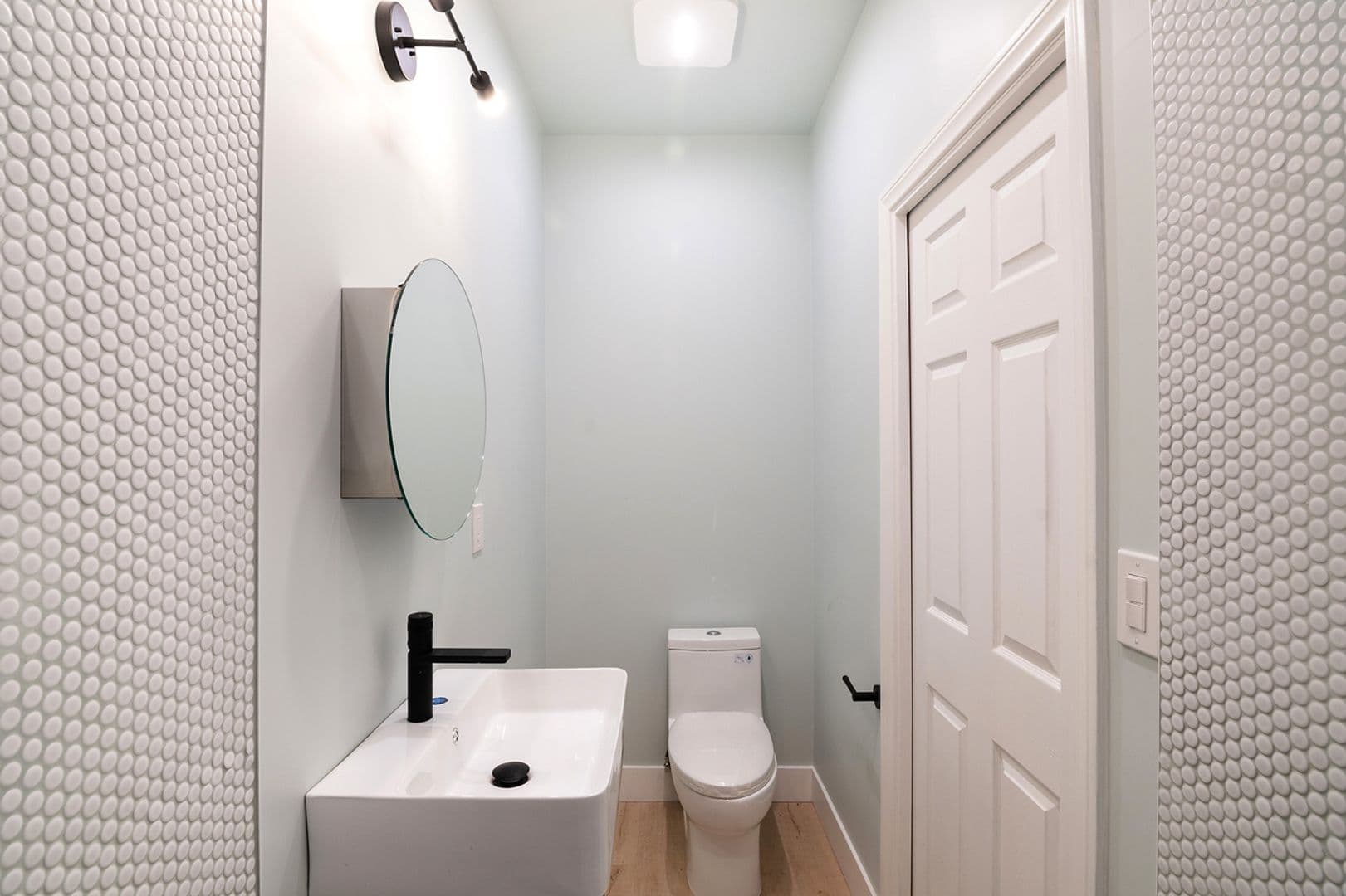 Los Angeles Apartment: 1039 N Bonnie Brae St