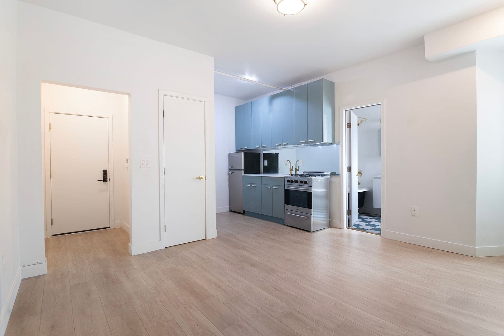 Glendale Apartment: 202 E Wilson Ave