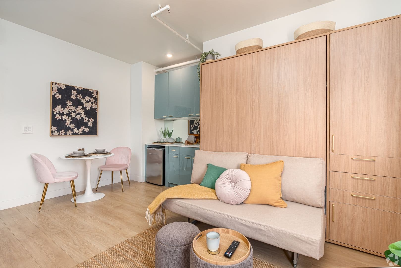 Glendale Apartment: 202 E Wilson Ave