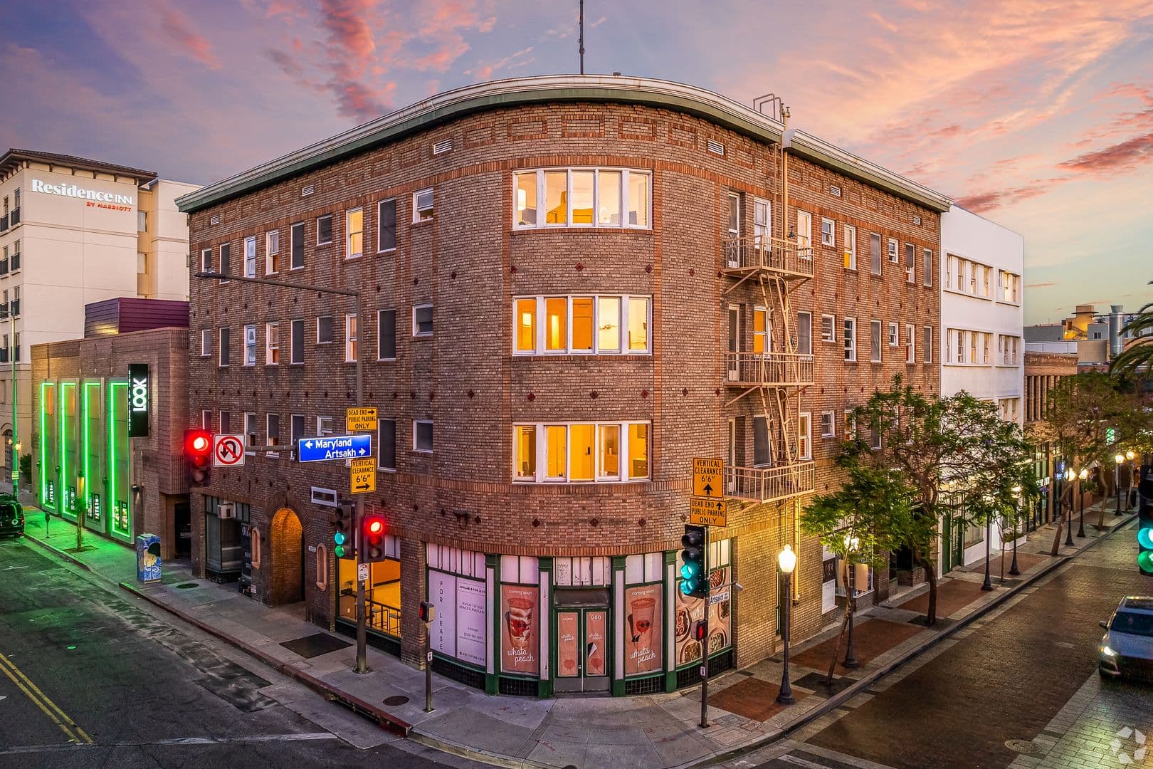 Glendale Apartment: 202 E Wilson Ave