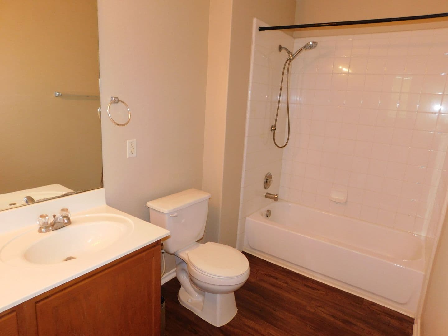 Universial City House: 9013 Barkwood