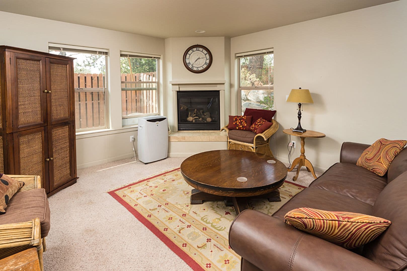 Bend Multiplex: 139 SE Heyburn #3