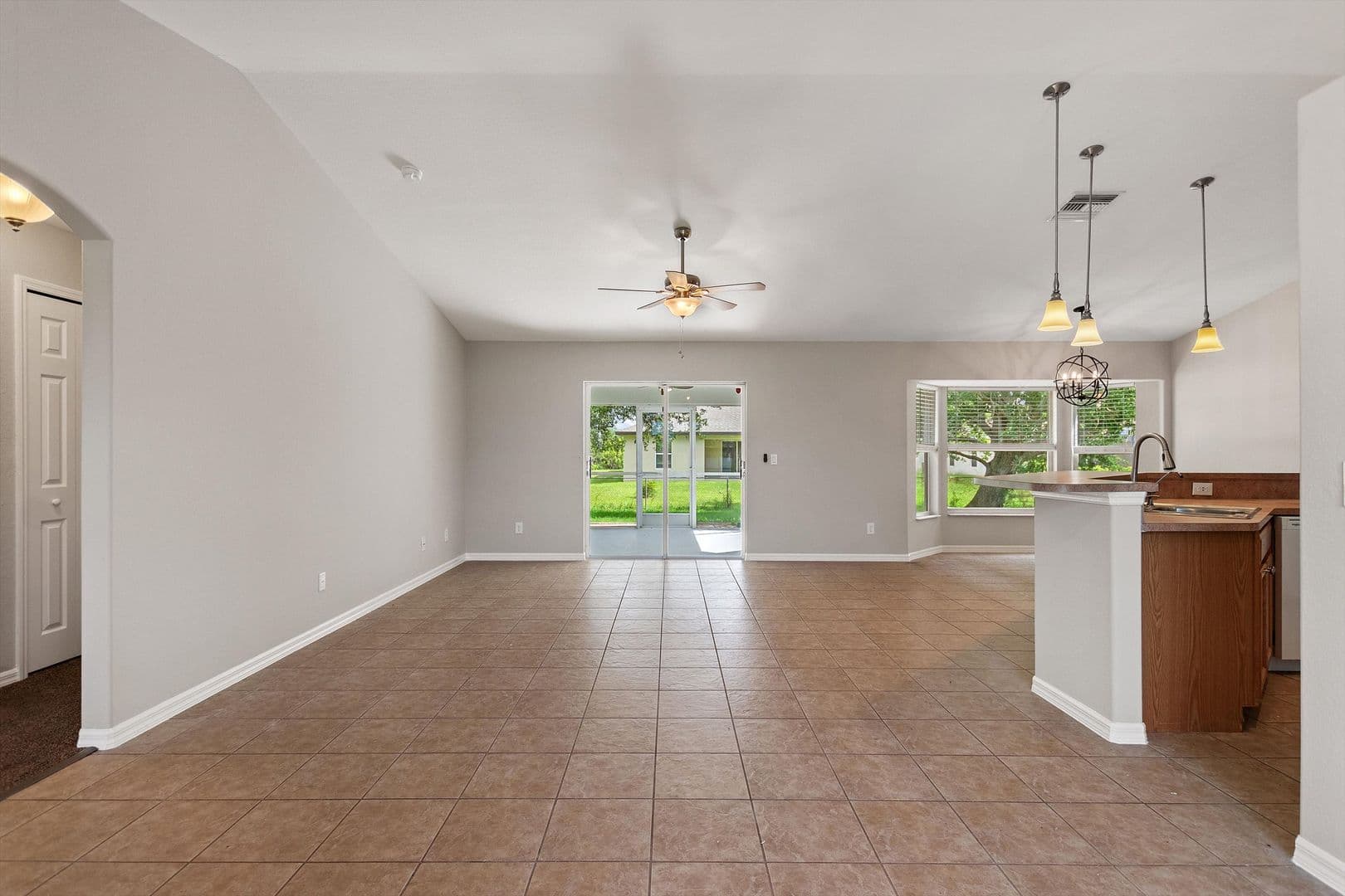 Cape Coral House: 919 NW 12th Ter