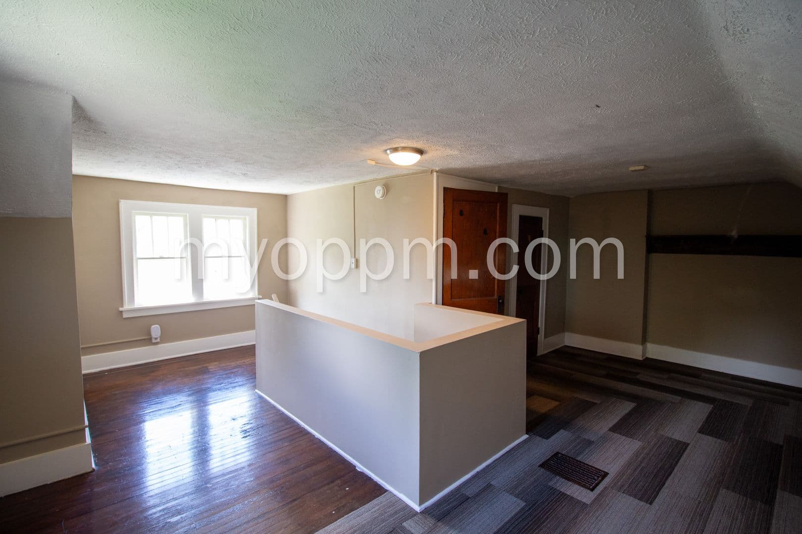 Omaha Apartment: 2817 Spaulding St